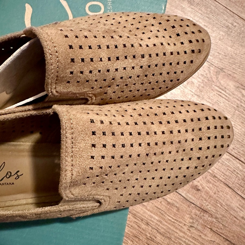 Carlos by Carlos Santana Perforated Slip On Flats Size 6.5 - Picture 2 of 6